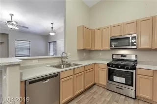 Photo #6: 2323208 Listing