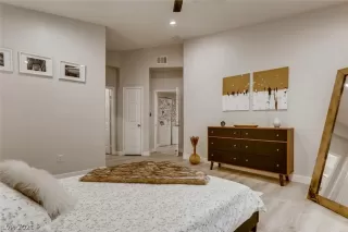 Photo #5: 2323254 Listing