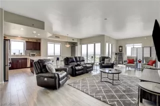 Photo #1: 2323300 Listing