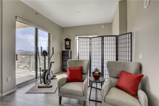 Photo #5: 2323300 Listing