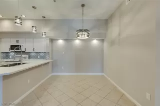 Photo #6: 2323311 Listing