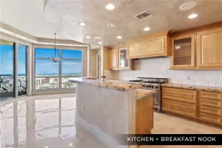 Photo #6: 2323318 Listing