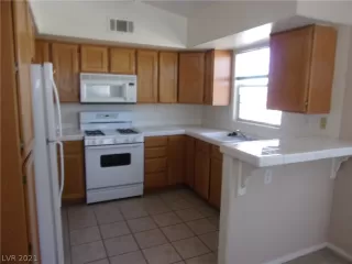 Photo #1: 2323321 Listing