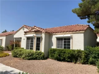 Photo #1: 2323356 Listing