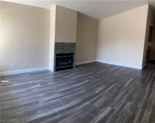 Photo #5: 2323356 Listing