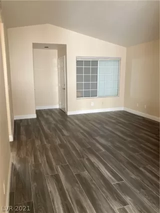 Photo #6: 2323356 Listing