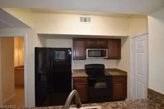 Photo #5: 2323362 Listing