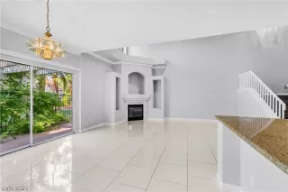 Photo #3: 2323366 Listing