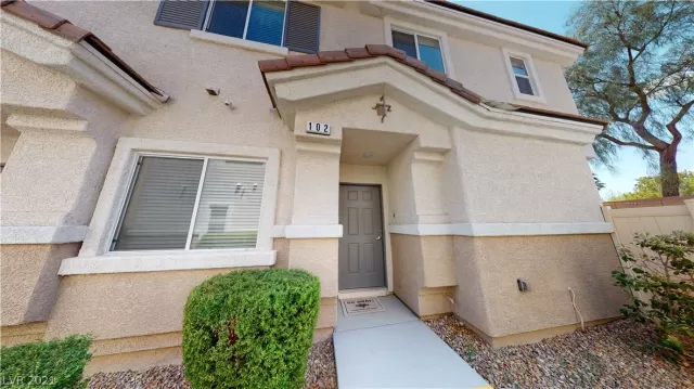 MLS: 2323380 Condo For Sale