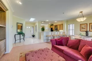 Photo #2: 2323388 Listing