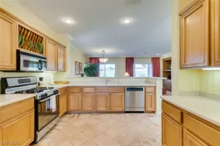 Photo #5: 2323388 Listing