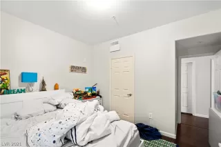 Photo #5: 2323489 Listing 