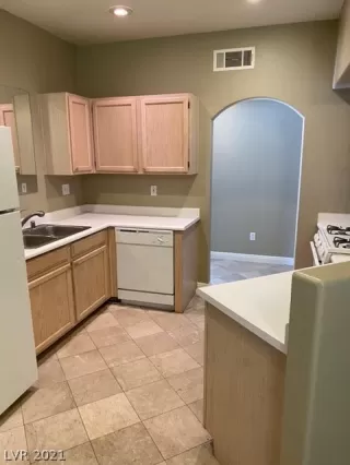 Photo #3: 2323538 Listing