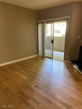 Photo #6: 2323538 Listing