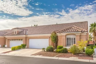 Photo #1: 2323539 Listing