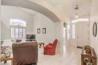 Photo #5: 2323539 Listing