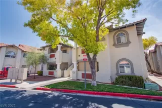 Photo #1: 2323540 Listing