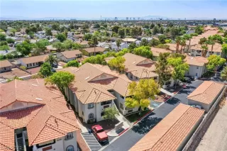 Photo #3: 2323540 Listing