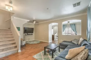 Photo #4: 2323562 Listing 