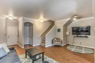 Photo #5: 2323562 Listing 