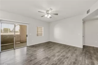 Photo #3: 2323594 Listing