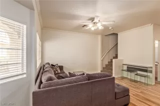 Photo #3: 2323624 Listing