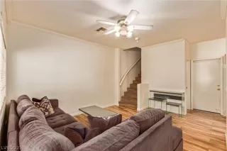 Photo #4: 2323624 Listing