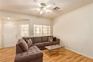 Photo #5: 2323624 Listing