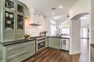 Photo #3: 2323652 Listing 