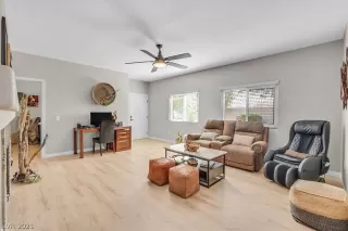 Photo #2: 2323662 Listing