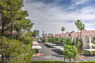 Photo #2: 2323688 Listing