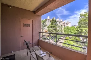 Photo #3: 2323688 Listing