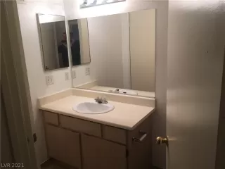 Photo #6: 2323703 Listing