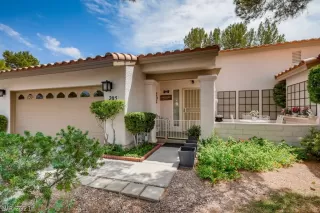 Photo #1: 2323704 Listing