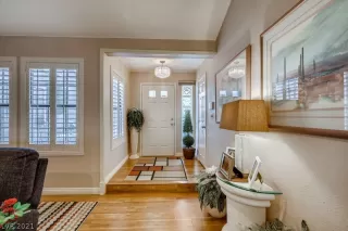 Photo #2: 2323704 Listing