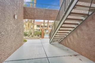 Photo #1: 2323707 Listing 