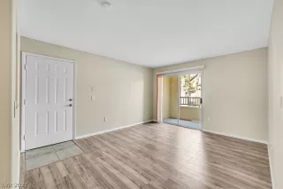 Photo #3: 2323707 Listing 