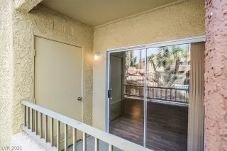 Photo #5: 2323707 Listing 