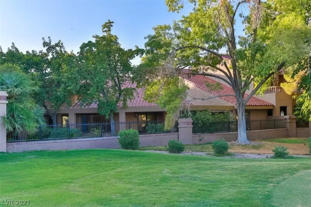 MLS: 2323708 Condo For Sale