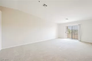 Photo #4: 2323741 Listing