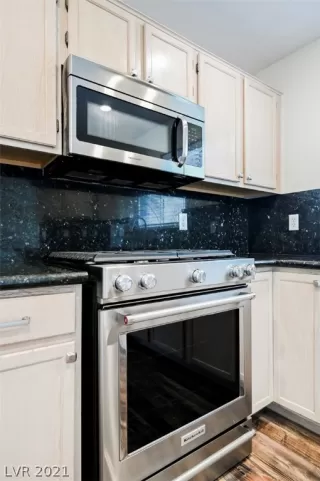 Photo #5: 2323741 Listing