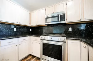 Photo #6: 2323741 Listing