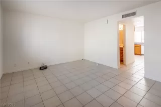Photo #3: 2323803 Listing 