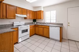 Photo #6: 2323803 Listing 