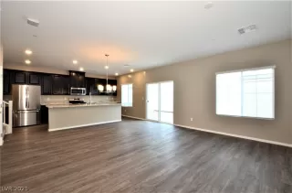 Photo #1: 2323822 Listing 