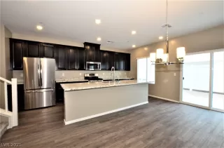 Photo #2: 2323822 Listing 
