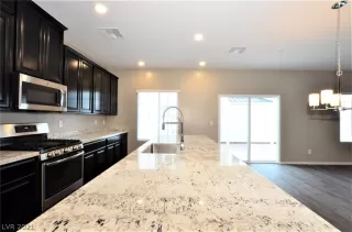 Photo #3: 2323822 Listing 
