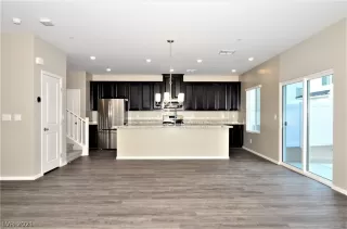 Photo #6: 2323822 Listing 