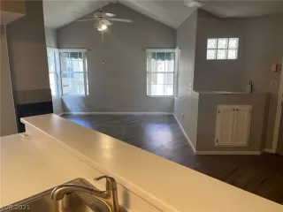 Photo #1: 2323826 Listing 