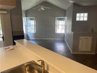 Photo #2: 2323826 Listing 